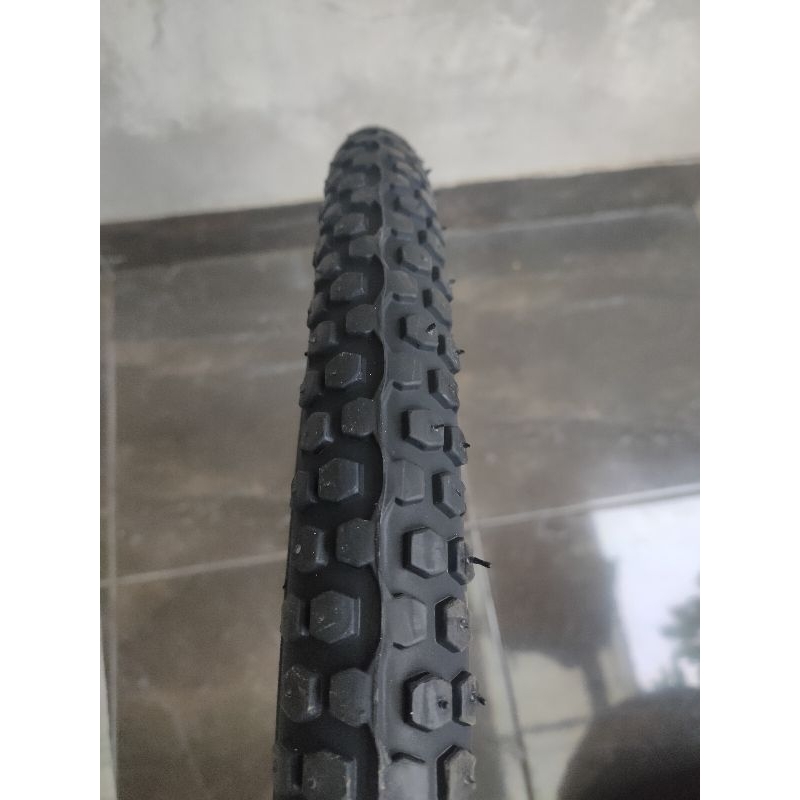 ban luar sepeda mtb 24 x 1.75 swallow hitam kembang kotak