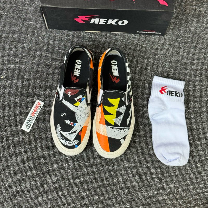 Sepatu Sneakers AEKO Slip On Nano Black Pria Wanita