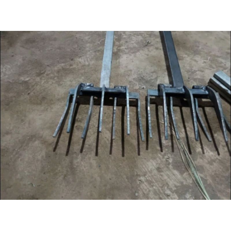 Cangkul Garpu Modern