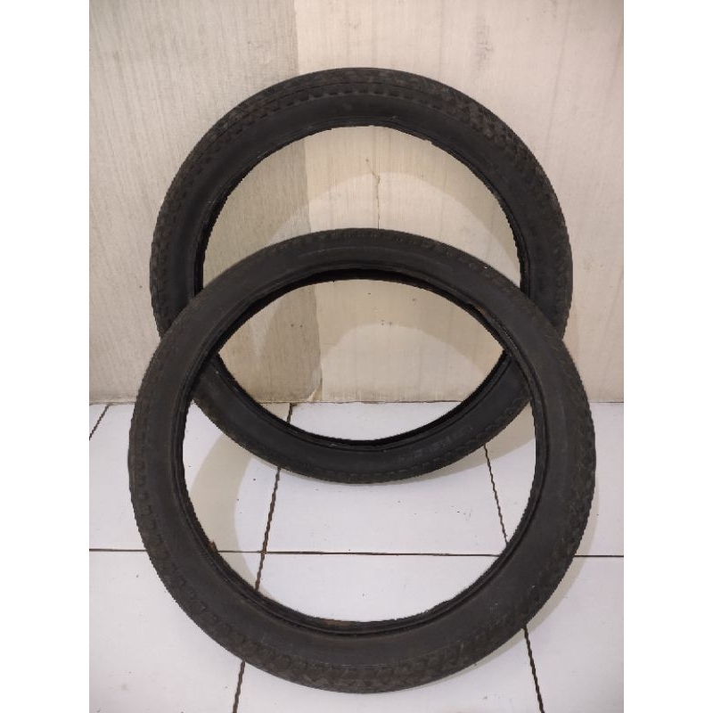 Ban Luar United Feelin 20 x 2.30 sepasang