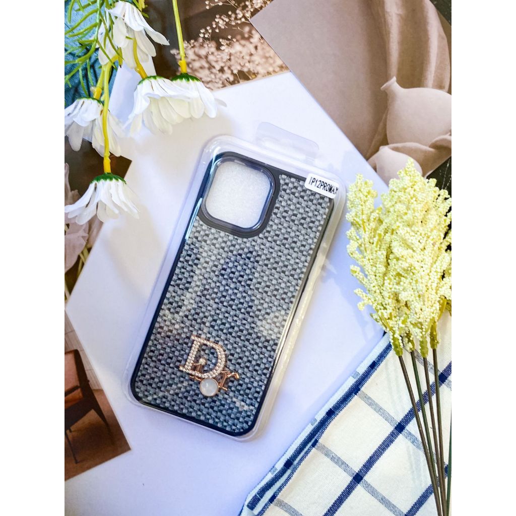 Case Classical Dior Swarovski For Iphone 13/13PRO/13PROMAX/14/14PRO/14PROMAX/15/15PRO/15PROMAX