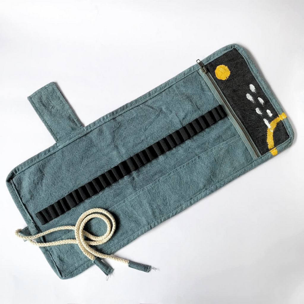 

SEMBURART - Tempat Pensil Gulung - Pencil Roll Long - Palm Island