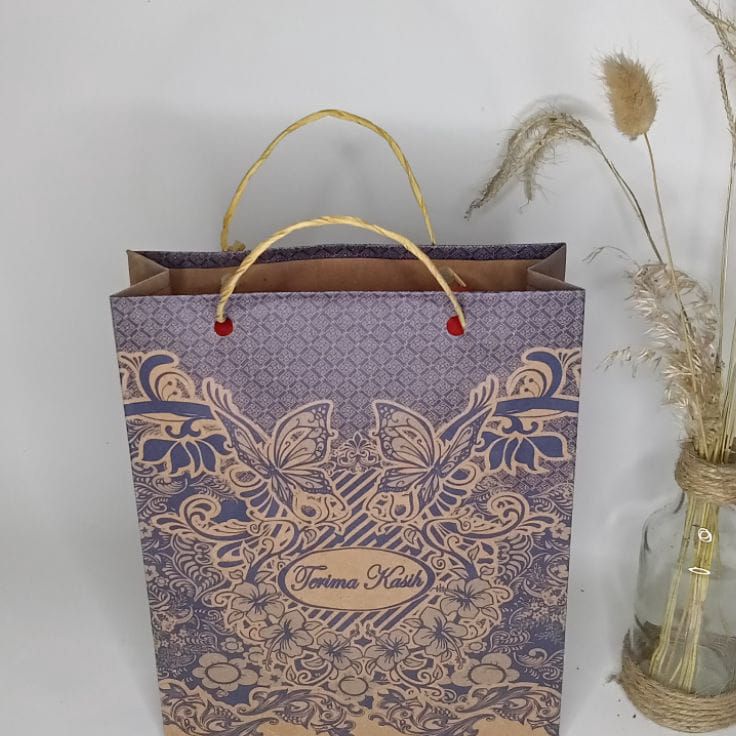 

Jual 1 tas paperbag batik coklat ukuran 21x17x6