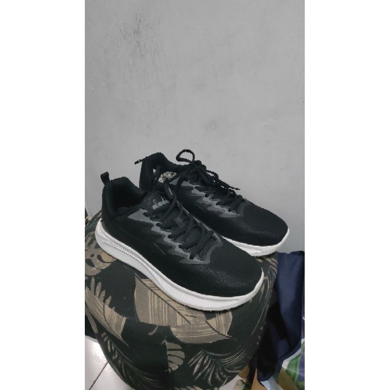 sepatu diadora Heidi man ukuran 42