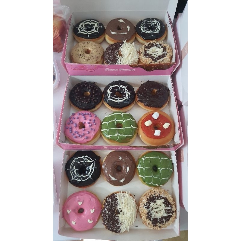 

HOMEBAKED DONUT KENTANG PREMIUM isi 6pcs dengan kentang asli dan butter / donat surabaya empuk enak bikin nagih