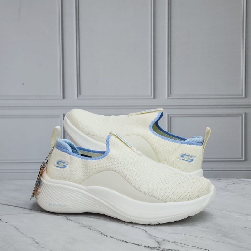 Sepatu Sneakers Wanita Skechers Vapor Foam