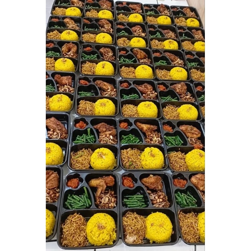 

Nasi kuning khas kalimantan pontianak