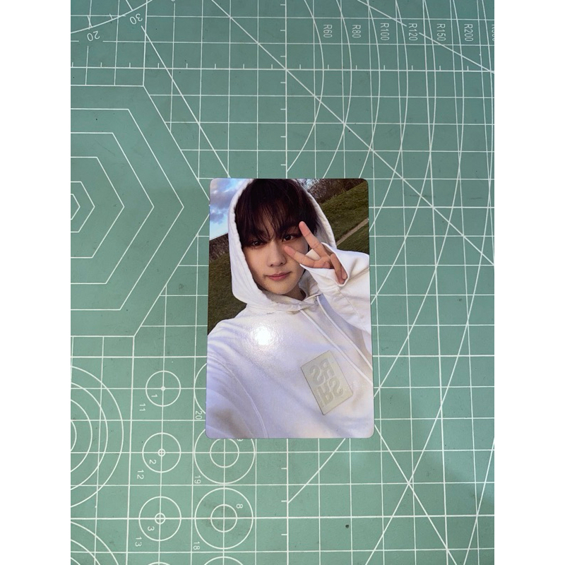 PHOTOCARD JUNGWON HOODIE DARK BLOOD