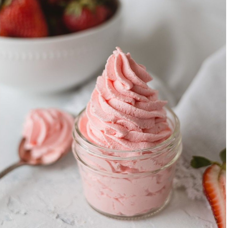 

[Whispers] Whipped Cream Bubuk Rasa Strawberry 500gr Whip Cream Topping Minuman Whipped Cream