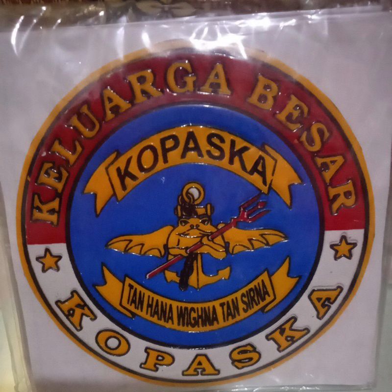 

Stiker embos logo Kopaska bulat biru