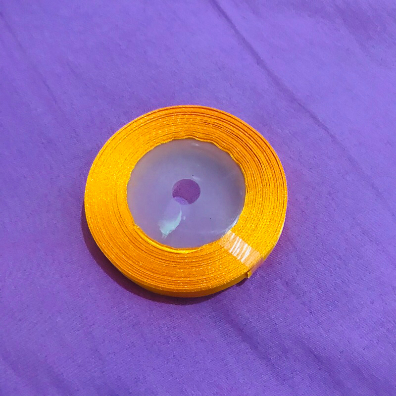 

Pita kuning gulung kecil