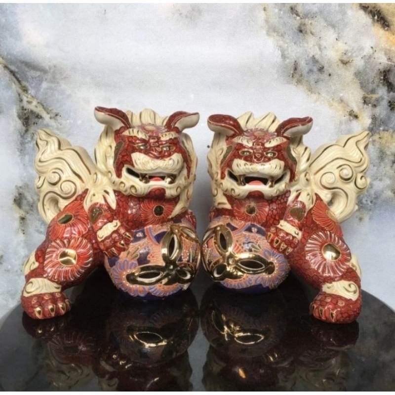 Patung keramik kilin pajangan antik
