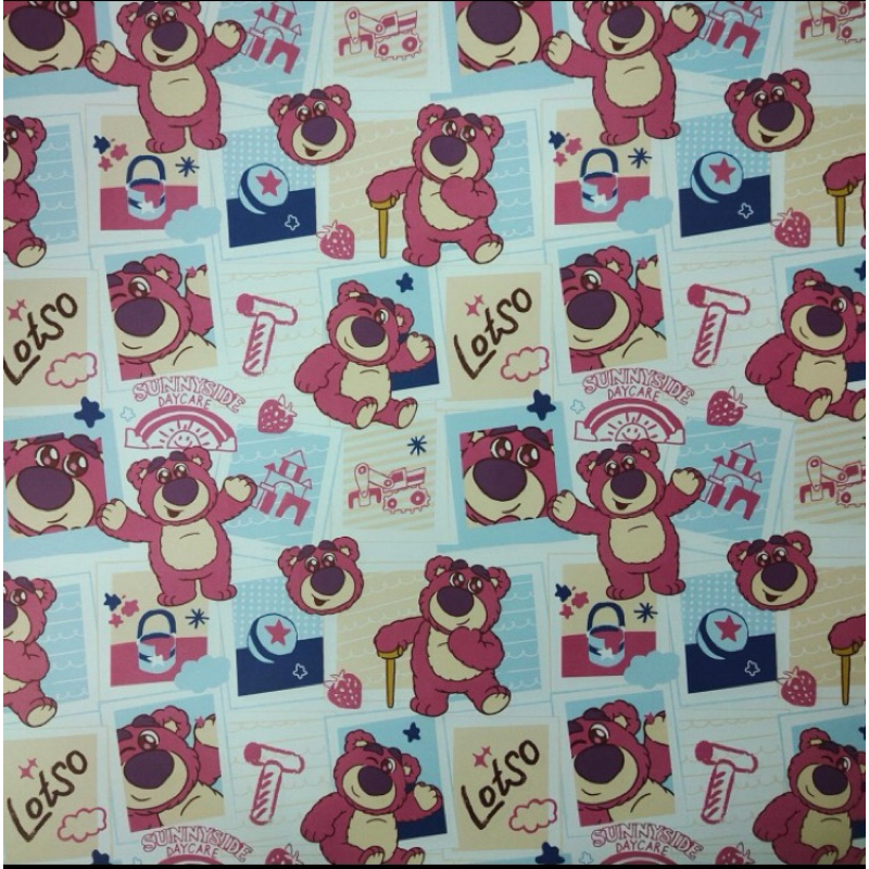 

Kertas Kado Jumbo Sansan Wawa Motif Lotso - L1
