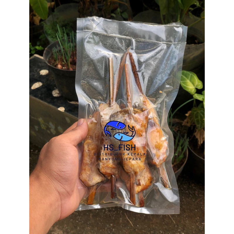 

daging Ikan Asap Manyung unggul kemasan Vacum 1 Kotak Isi 5 berat (+-)700g (LANGSUNG DARI PENGASAPAN) ASLI JEPARA