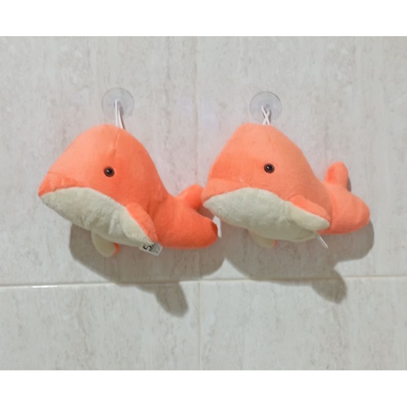 Boneka Ikan Paus Tempel