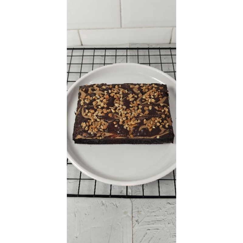 

Fudgy Brownies Selai Kacang n Kacang Cincang Morin