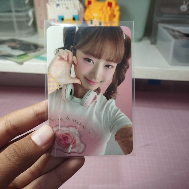 PHOTOCARD OFFICIAL REI PEACH HEADPHONE