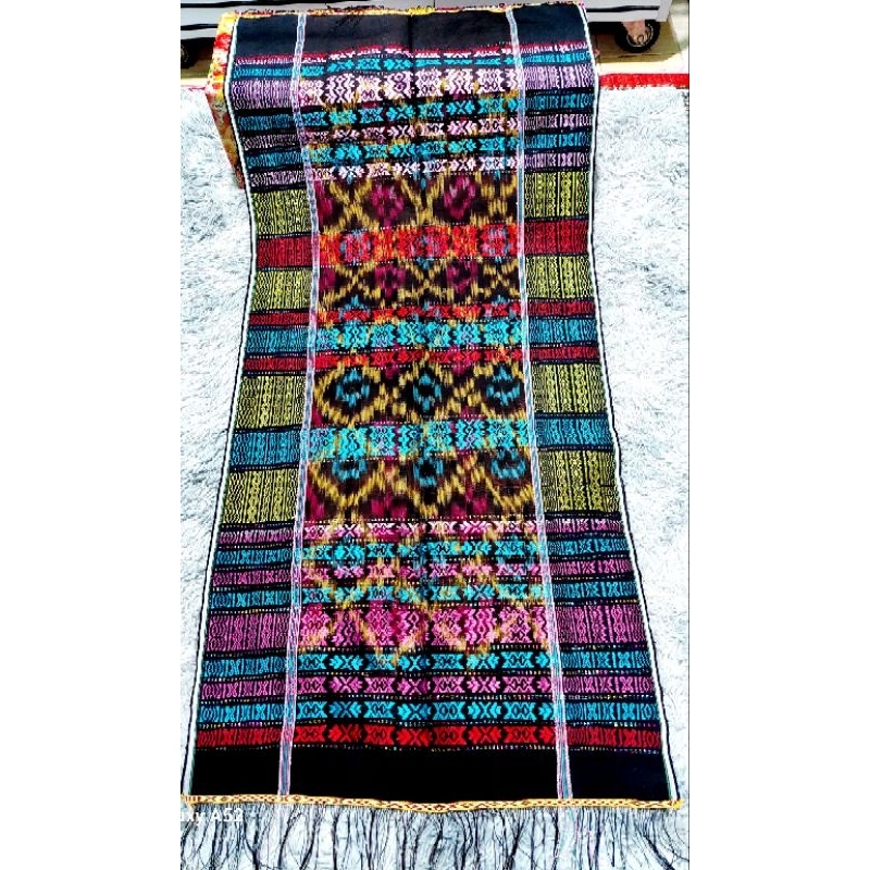 Uis nipes semisutra dasar hitam