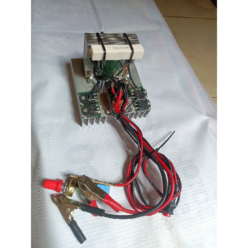 inverter PAC 4 transistor flip flop