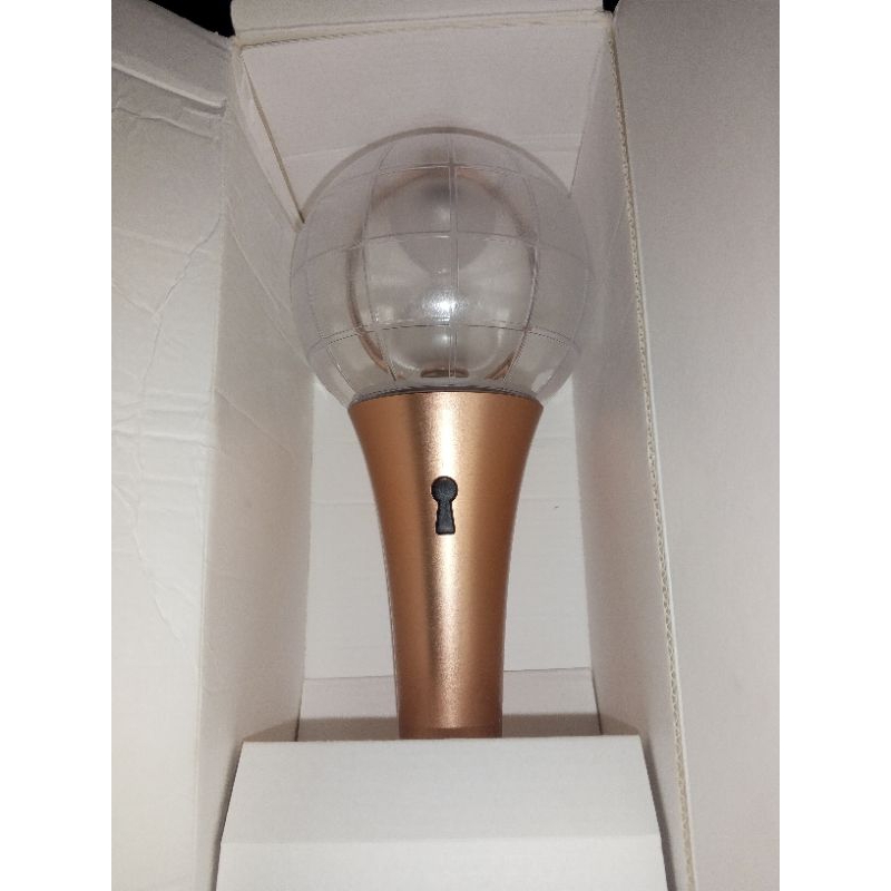 ATEEZ LIGHTSTICK VER 2 [PRELOVED]