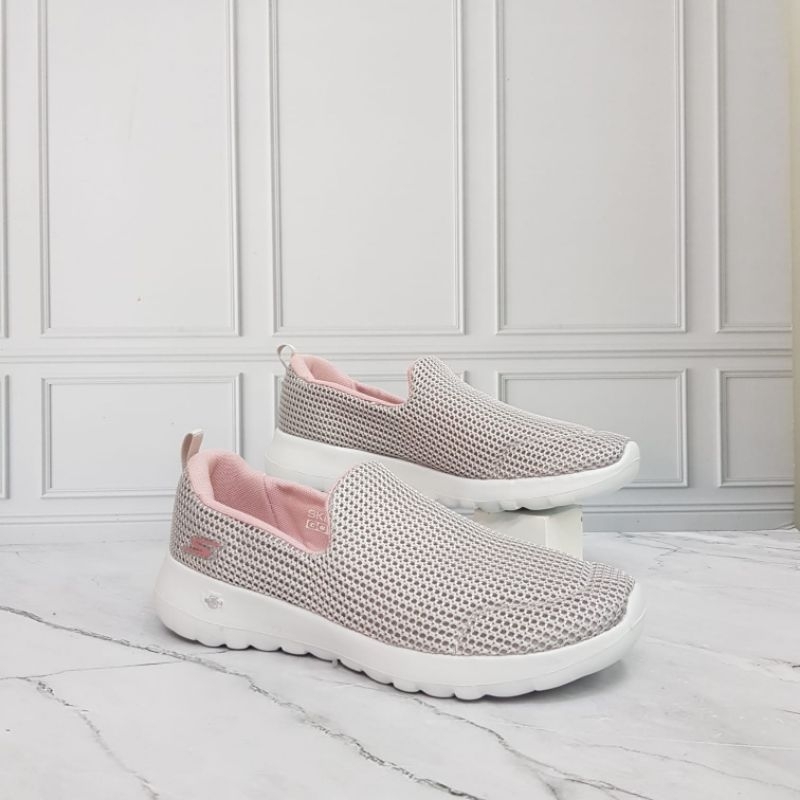 SEPATU SNEAKERS SKECHERS GOWALK JOY CENTERPIECE WOMEN