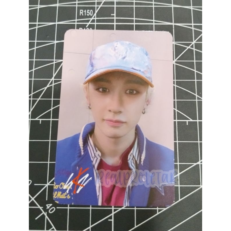 photocard BANGCHAN MIROH SKZ LOGO VER chan topi