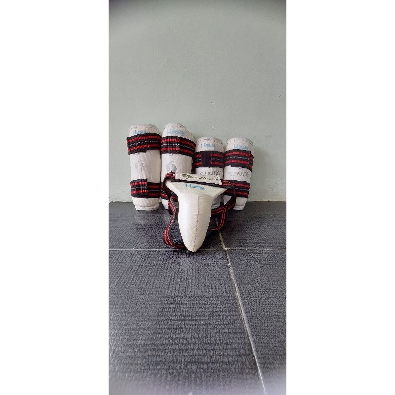 preloved perlengkapan taekwondo decker merk sendy