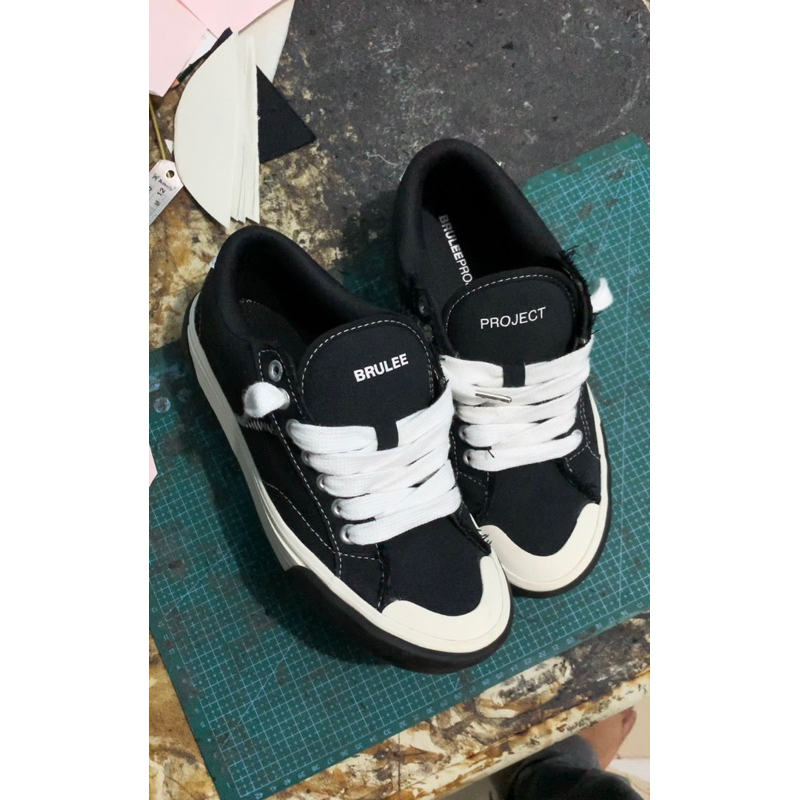 Brulee Project - Obeshoes - Black White