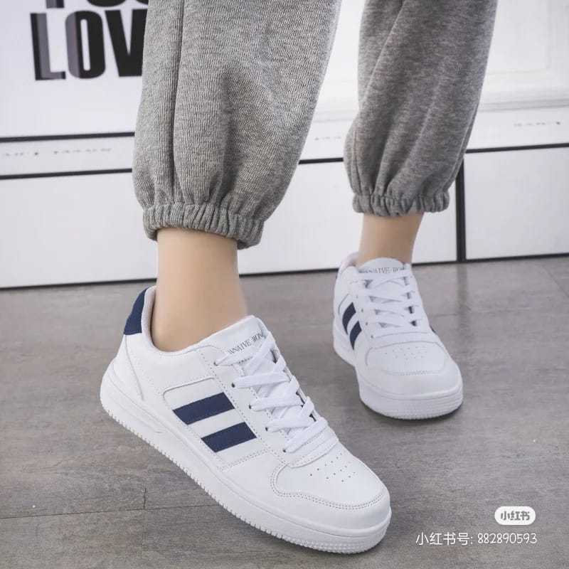 Sepatu Sneakers Walking Vulcanized 2023 Sneakers Pria Wanita Casual Motif Garis Kekinian Sepatu