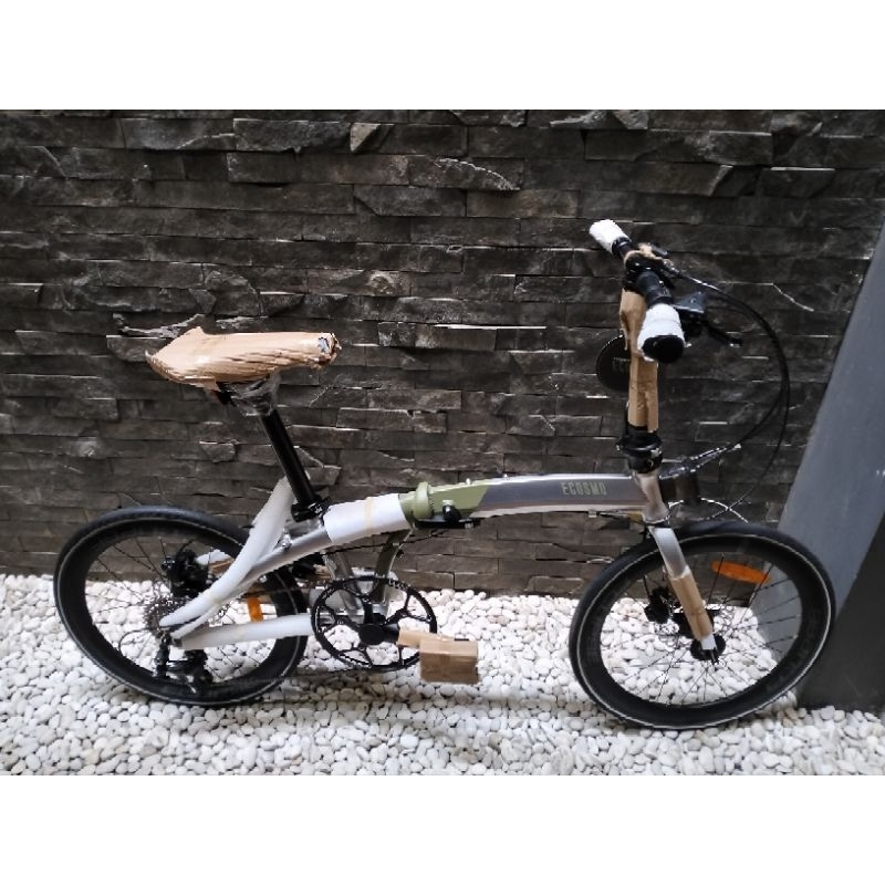 Sepeda Lipat Element Ecosmo 10 Edisi Sophia Latjuba