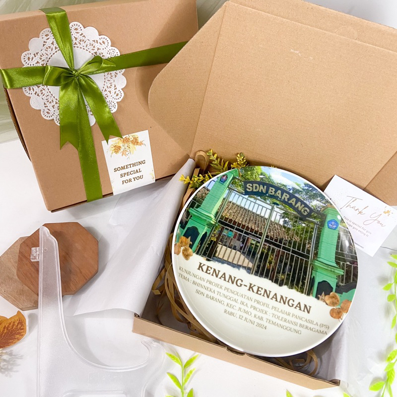 Piring Hias Keramik Hiasan Dinding Custom Foto Nama Pajangan Dinding Free Dudukan Piring