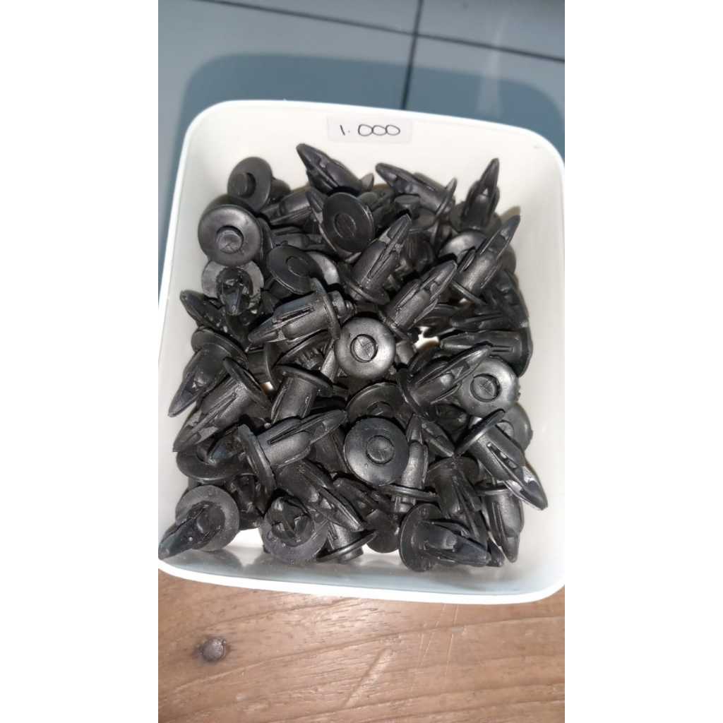Kancing klip Nmax New rivet body Beat plastik Hitam Mobil Avanza xenia