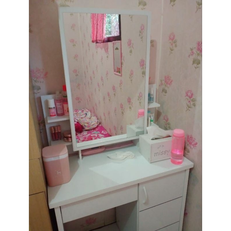 MEJA RIAS MINIMALIS PUTIH / MEJA RIAS KACA GESER /MEJA RIAS SLIDING