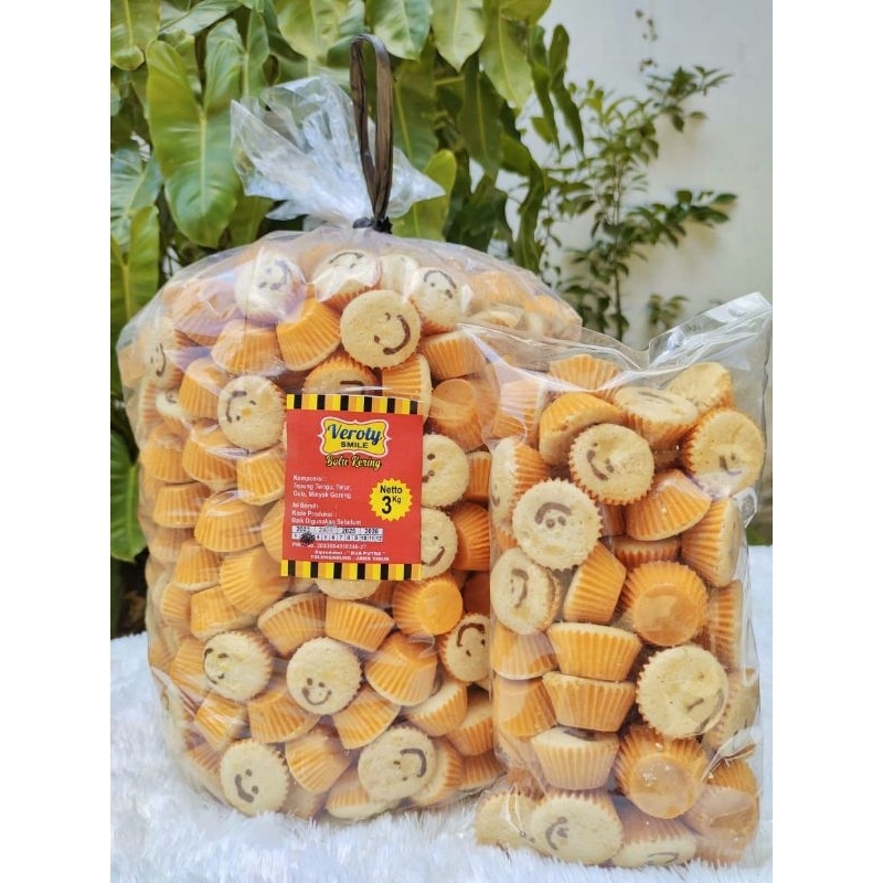 

Kue bolu senyum - snack souvenir kemasan klip
