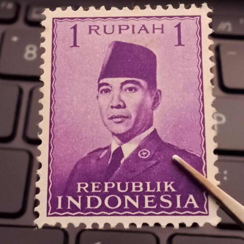 

Perangko Kuno Soekarno Seri Awal 1 Rupiah Mint - Prangko