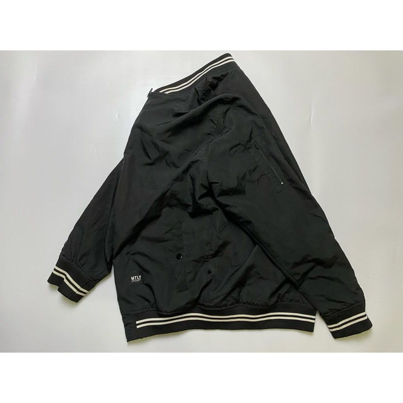 JAKET BOMBER PRIA  MOUTLEY
