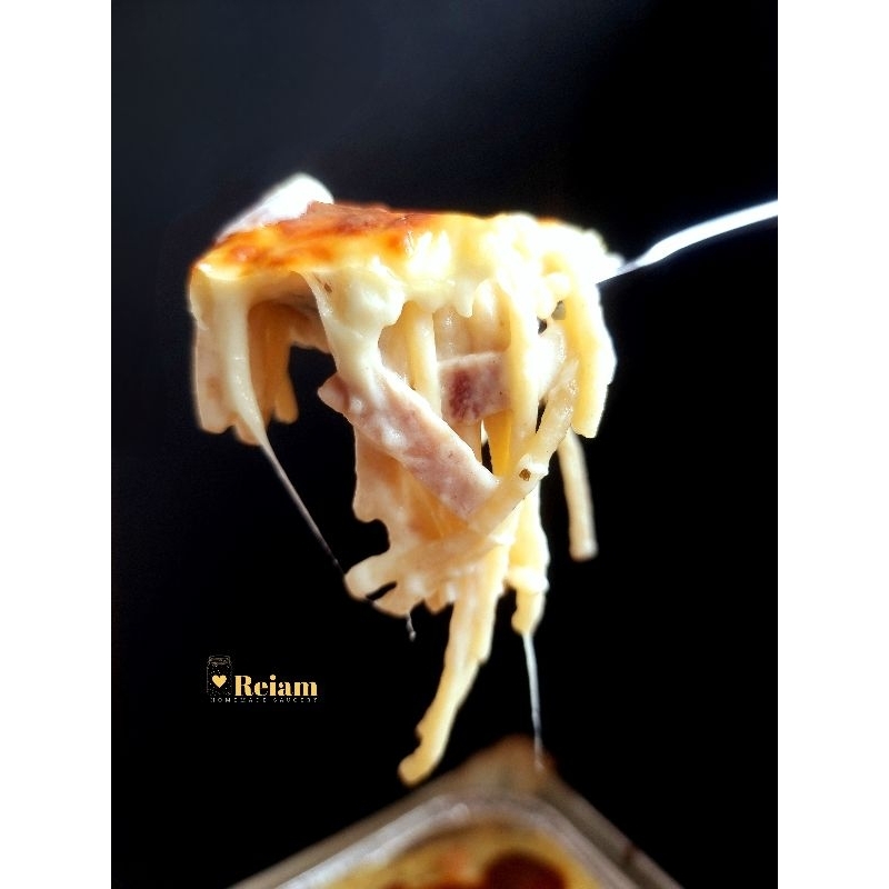 

Baked Garlic Creamy Spaghetti with Smoked Beef