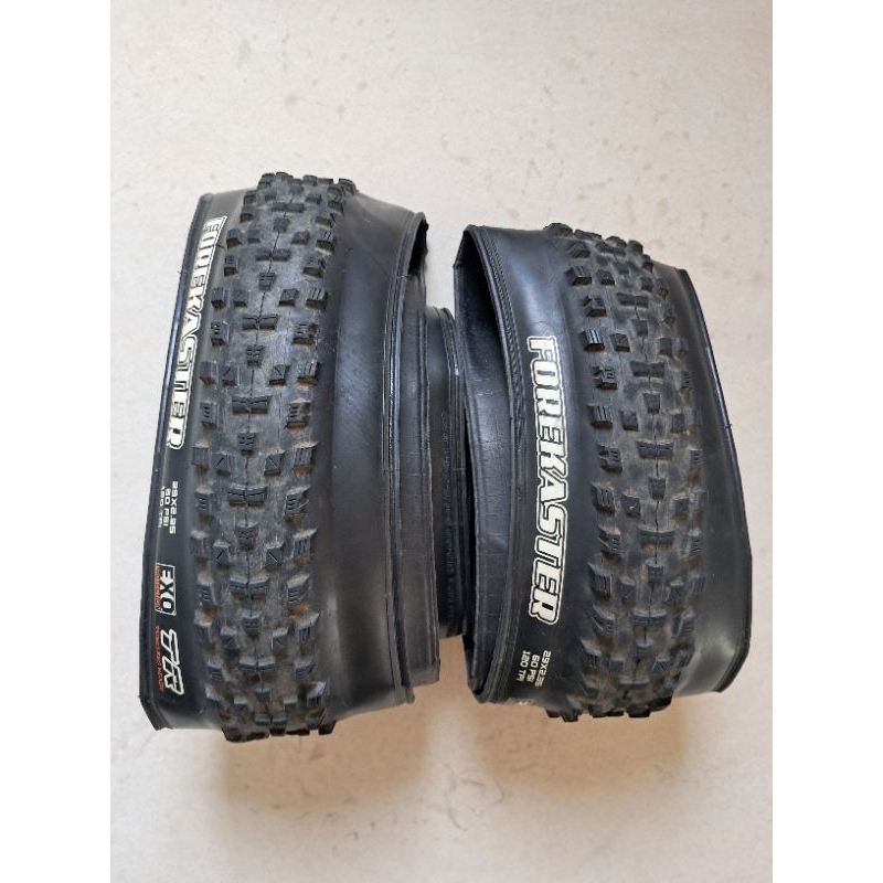 Ban 29 x 2.35 Maxxis Forekaster Lipat