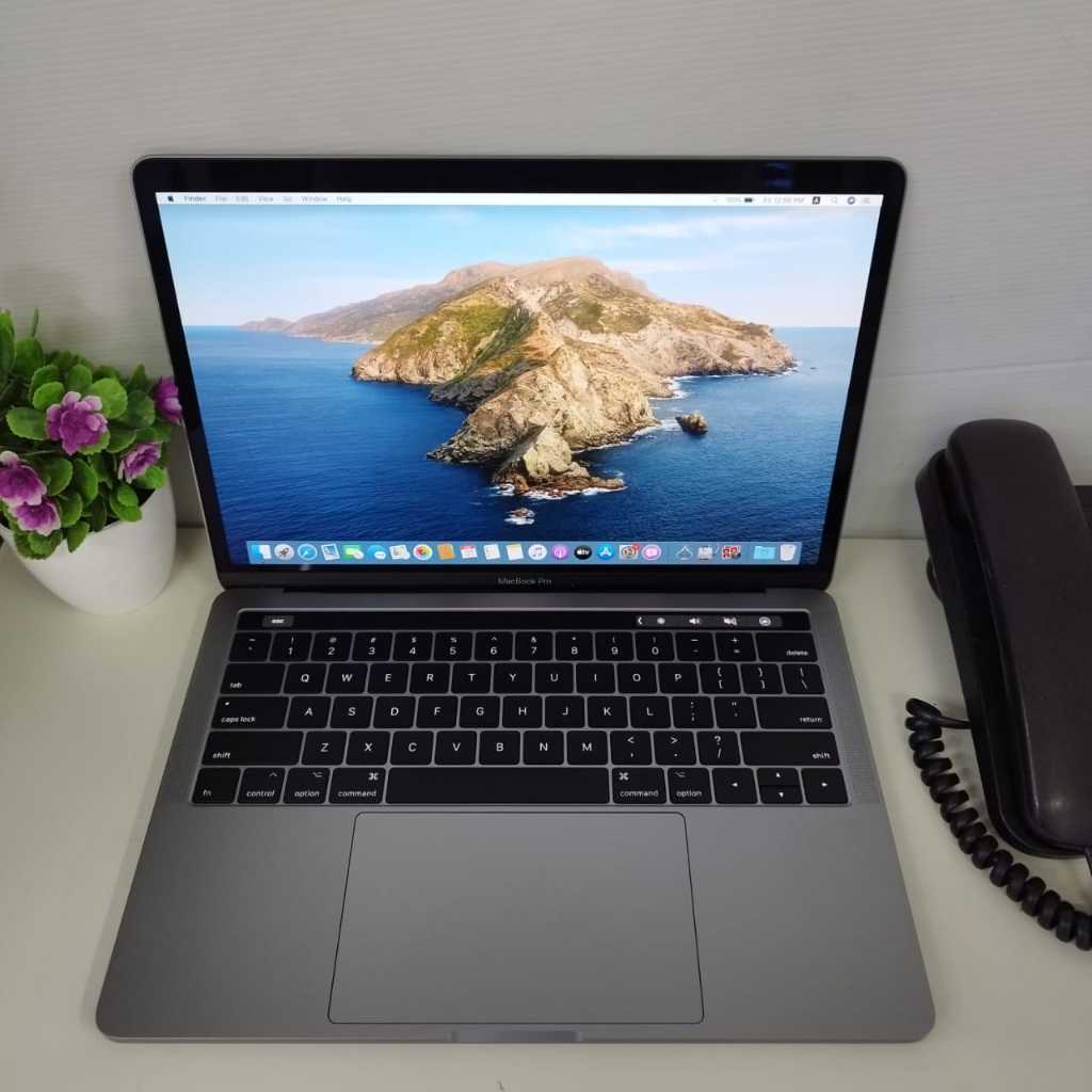 Apple Macbook Pro Touchbar 13" 2017 I7 16 GB 256 GB