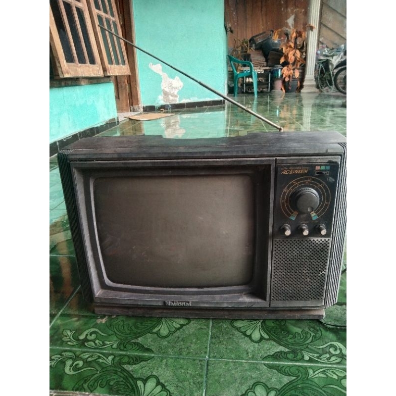 tv jadul pajangan national 14in