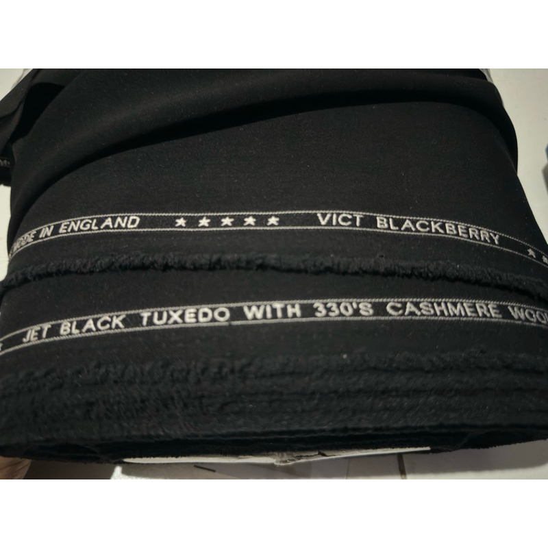 Jet Black VICT BLACKBERRY Wool And Silk Cashmere Mode in Italy Kain Jet Black Premium Quality Grosir