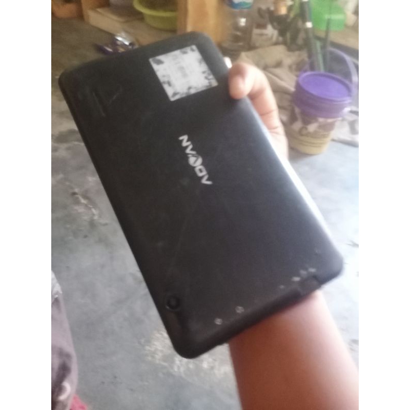 tablet Advan bekas lcd rusak tidak dapat menyala