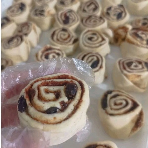 BARU Cinnamon Roll Frozen / Cinnamon Raisin Roll isi 5 pcs @30gr (Danish Pastry Kayu Manis Kismis) C