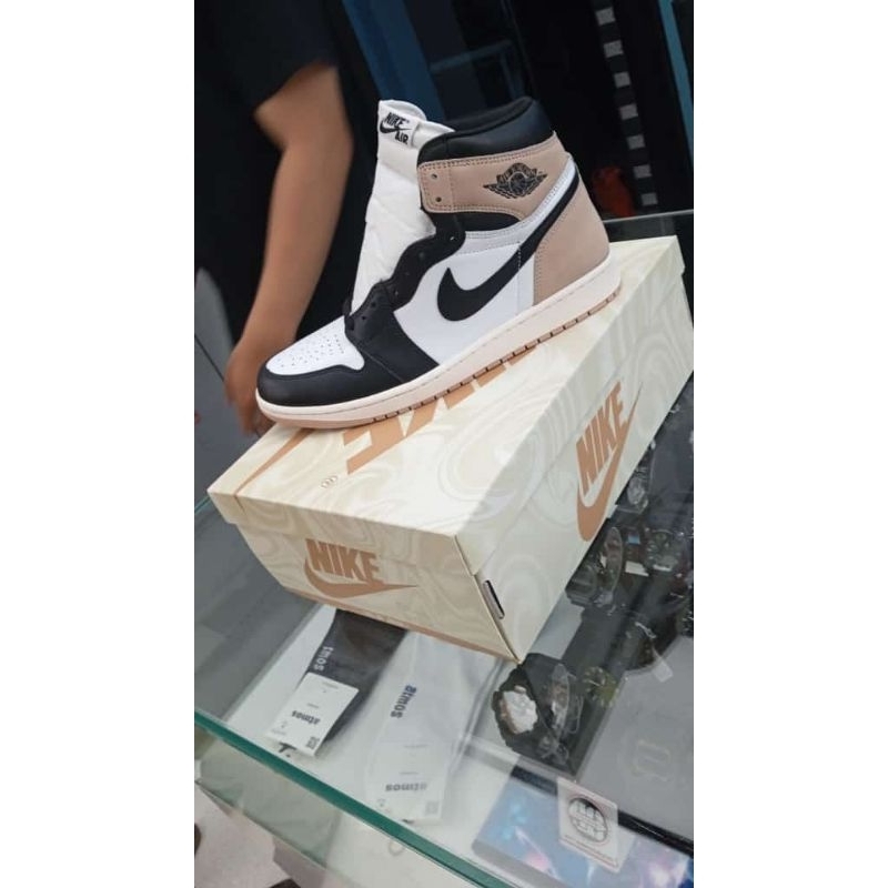 sepatu basket wanita nike air jordan 1 retro high OG Latte