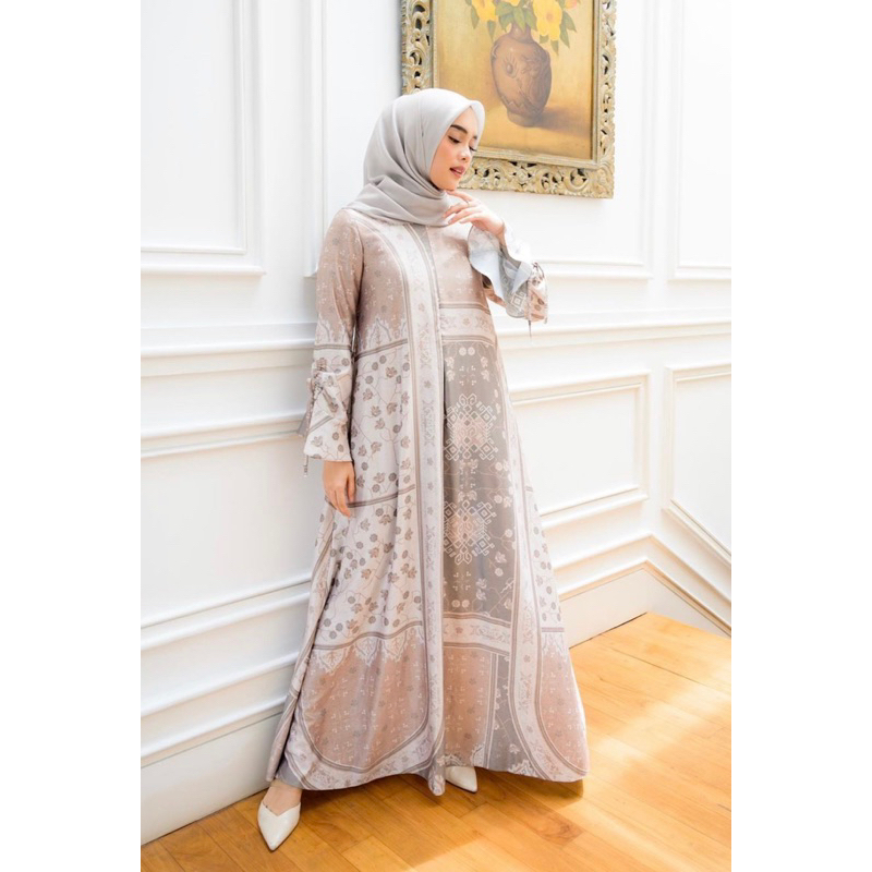 Agnia Series Wearing Klamby Preloved