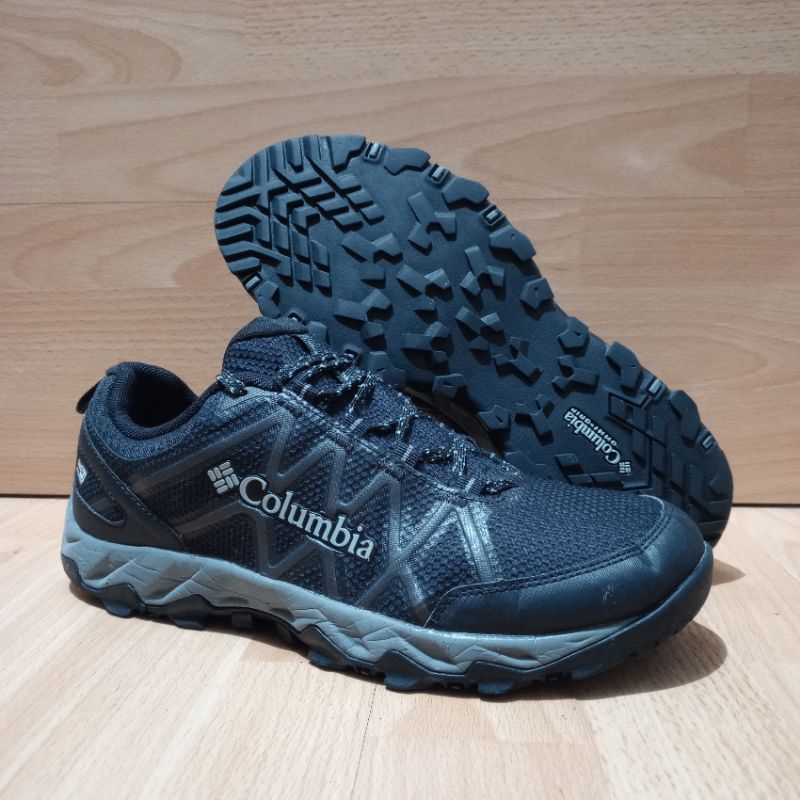SEPATU HIKING COLUMBIA OUTDRY TECHLITE WATERPROOF