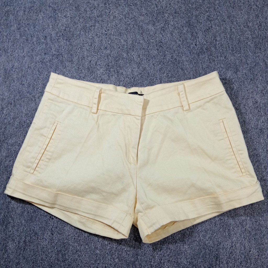 PRELOVED CELANA PENDEK WANITA KUNING