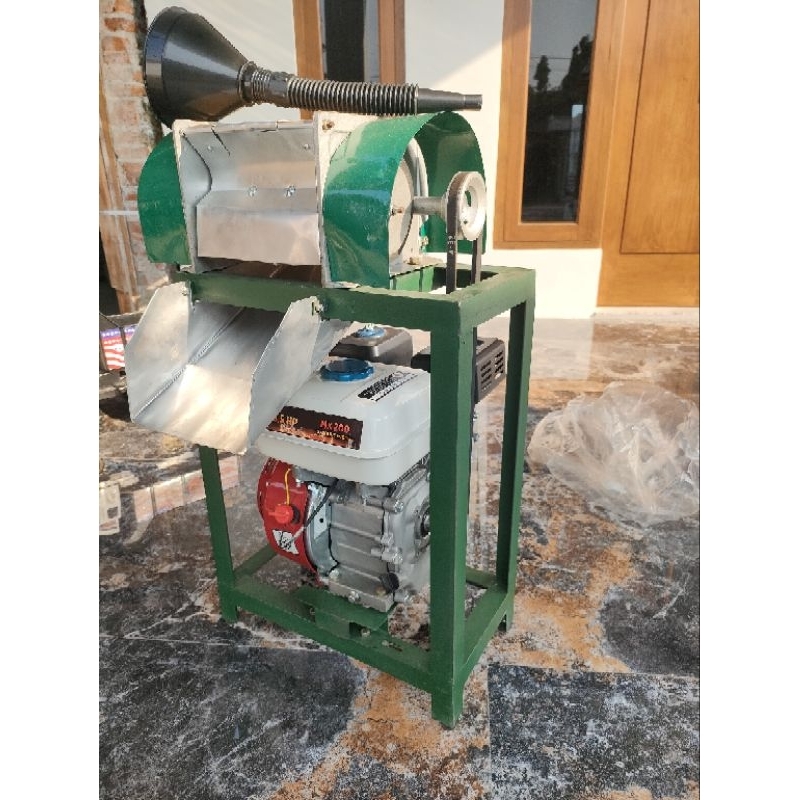 mesin parut kelapa besar. parut 4 in