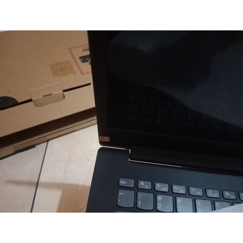 Laptop Lenovo V130 A4 9125 4GB 500GB, preloved