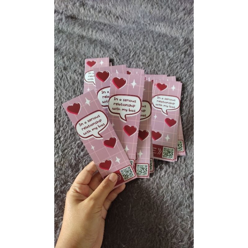 

CUSTOM BOOKMARK DENGAN LAMINASI